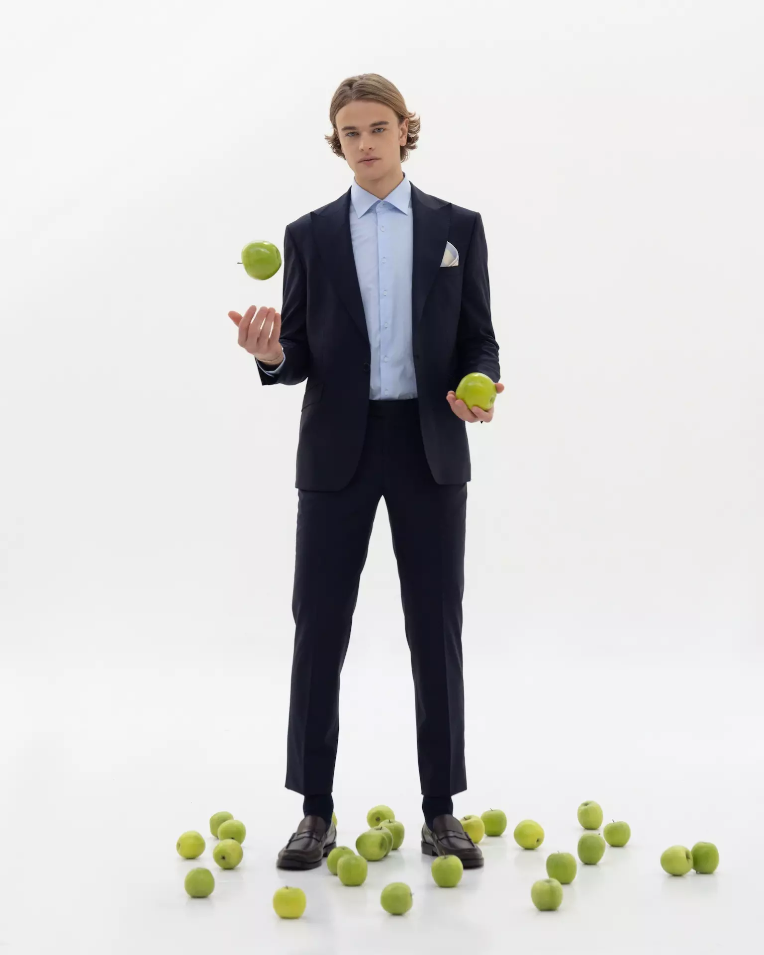 Navy blue classic wool suit - Image 2