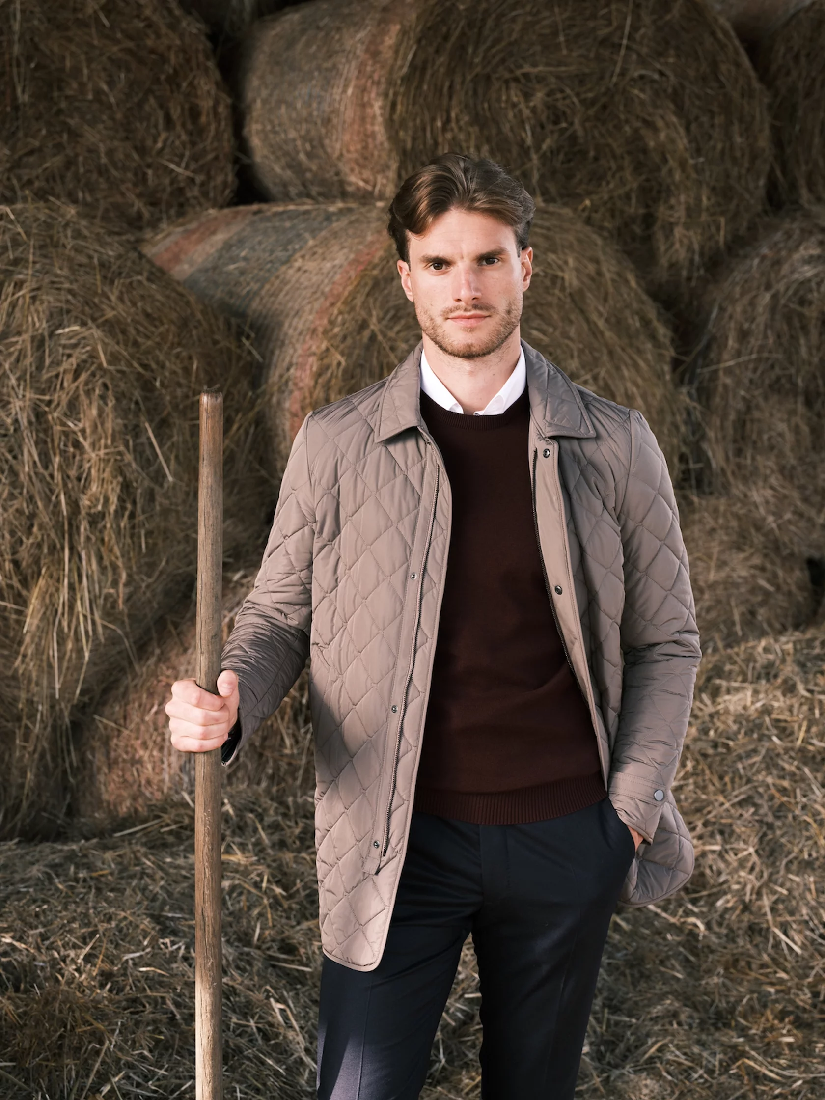 Burgundy pullover - Image 2