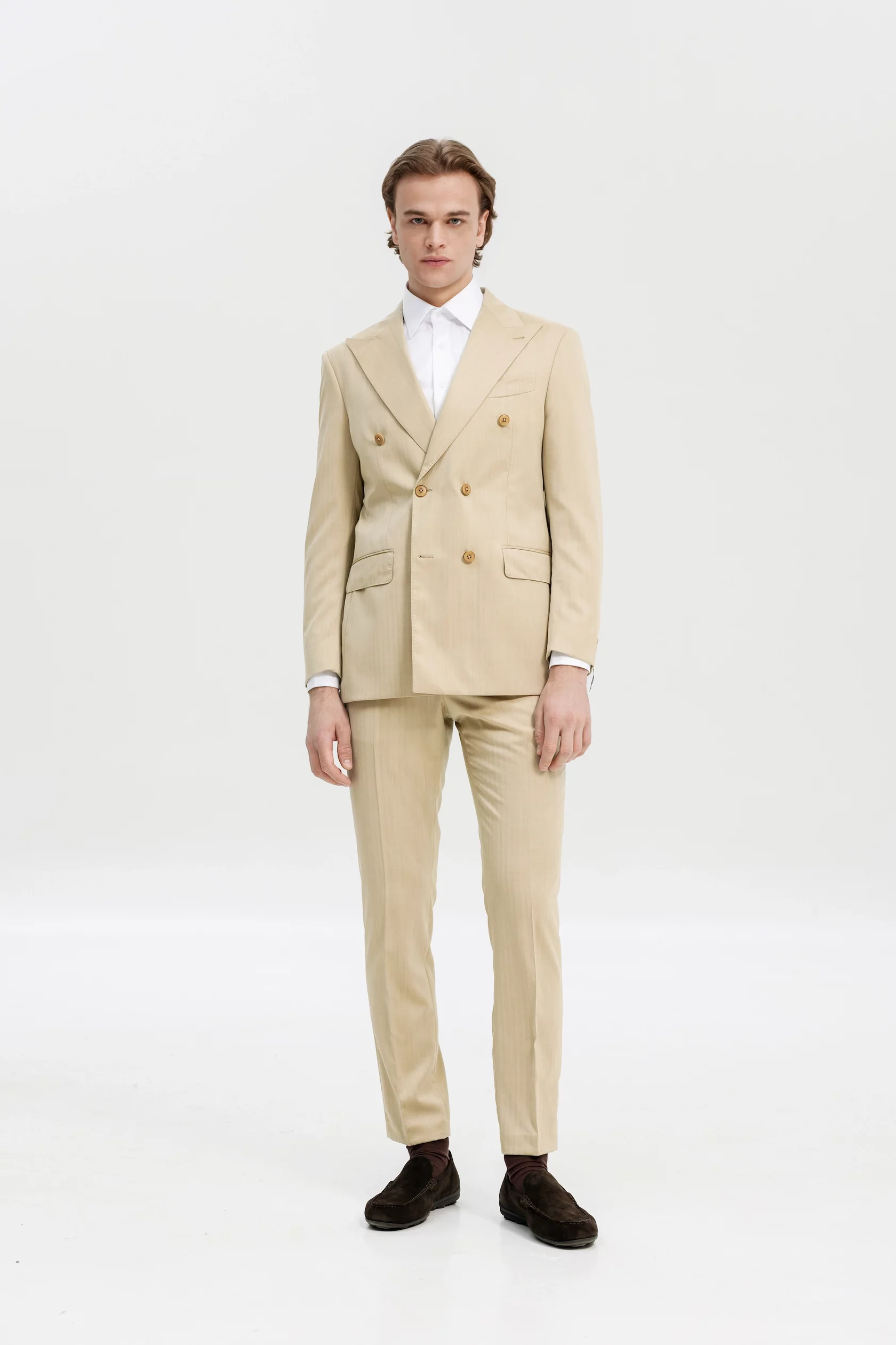 CREME DOUBLE-BREASTED SUIT WITH INVISIBLE STRIPES